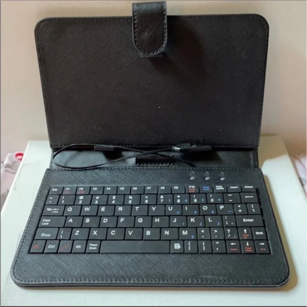 ⌨️NWOT TABLET KEYBOARD